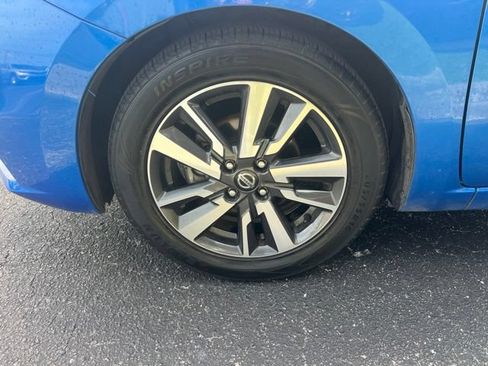 Used 2021 Nissan Versa SV FWD image 5