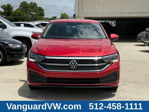 Used 2023 Volkswagen Jetta SE FWD image 3