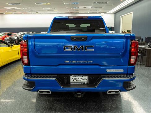 Used 2022 GMC Sierra 1500 Elevation w/ LPO, Elevation Black Package image 8