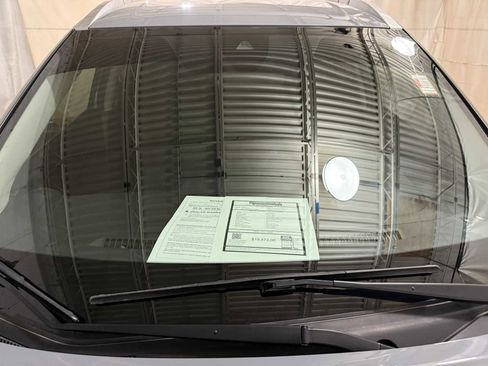 Used 2021 Nissan Kicks SV image 14