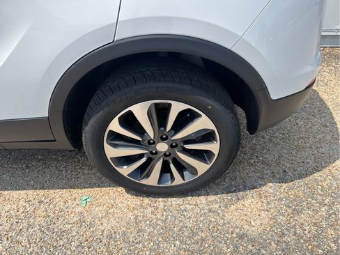 Used 2021 Buick Encore Preferred w/ Safety Package II FWD image 16