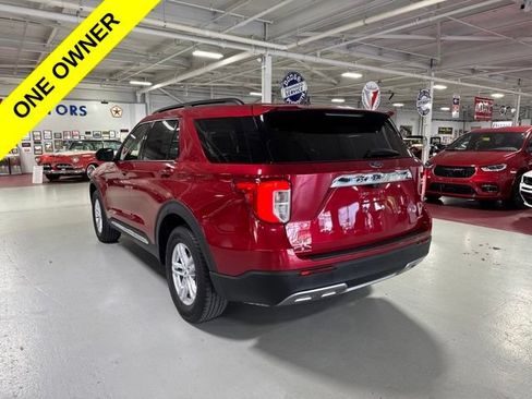 Used 2022 Ford Explorer XLT w/ Equipment Group 202A AWD/4WD image 3