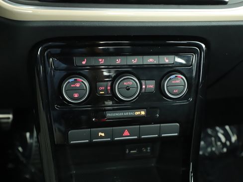 Used 2019 Volkswagen Beetle 2.0T Final Edition SEL image 20