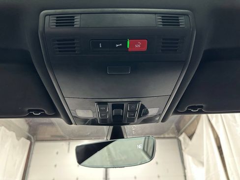 Used 2020 Volkswagen GTI SE FWD image 36