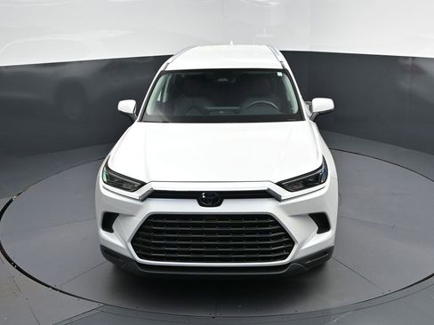 Used 2024 Toyota Grand Highlander XLE image 40