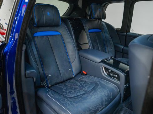 Used 2024 Rolls-Royce Cullinan Black Badge image 42