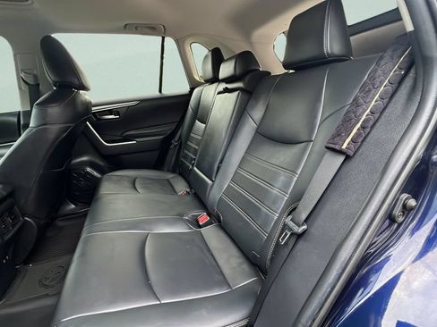 Used 2021 Toyota RAV4 XLE Premium FWD image 10