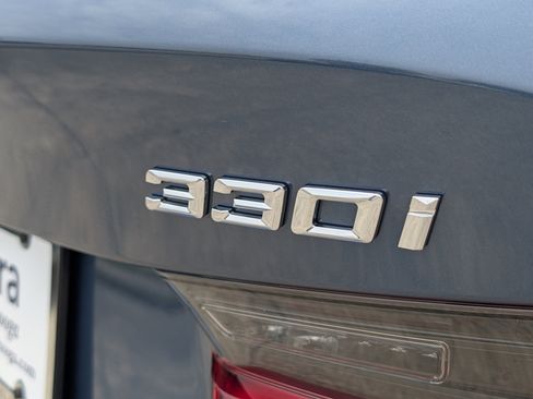 Used 2025 BMW 330i Sedan w/ M Sport Package image 28