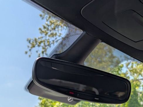 Used 2024 Chrysler Pacifica Limited FWD image 28