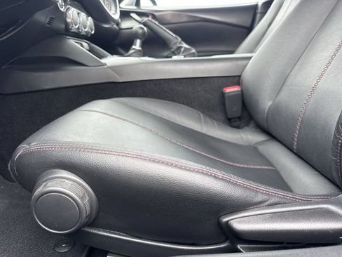 Used 2018 MAZDA MX-5 Miata RF Grand Touring RWD image 13