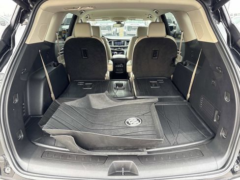 Used 2020 Buick Enclave Premium w/ LPO, Luxury Package image 31