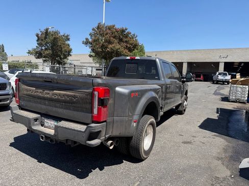 Used 2025 Ford F350 Platinum AWD/4WD image 3