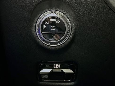 Used 2026 Mercedes-Benz C 300 Sedan image 10