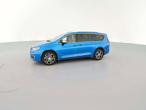 New 2026 Chrysler Pacifica Pinnacle w/ Trailer Tow Group image 5