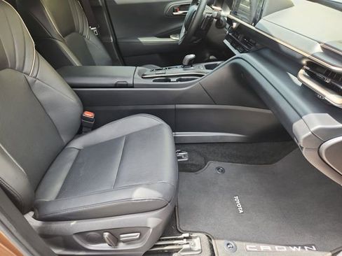 Used 2023 Toyota Crown Platinum AWD/4WD image 27