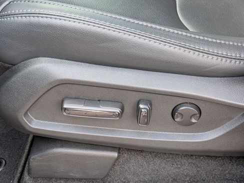 Used 2025 Honda Pilot EX-L image 15