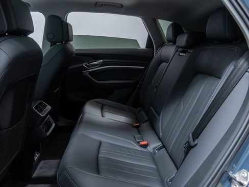 Used 2024 Audi Q8 e-tron Premium image 26