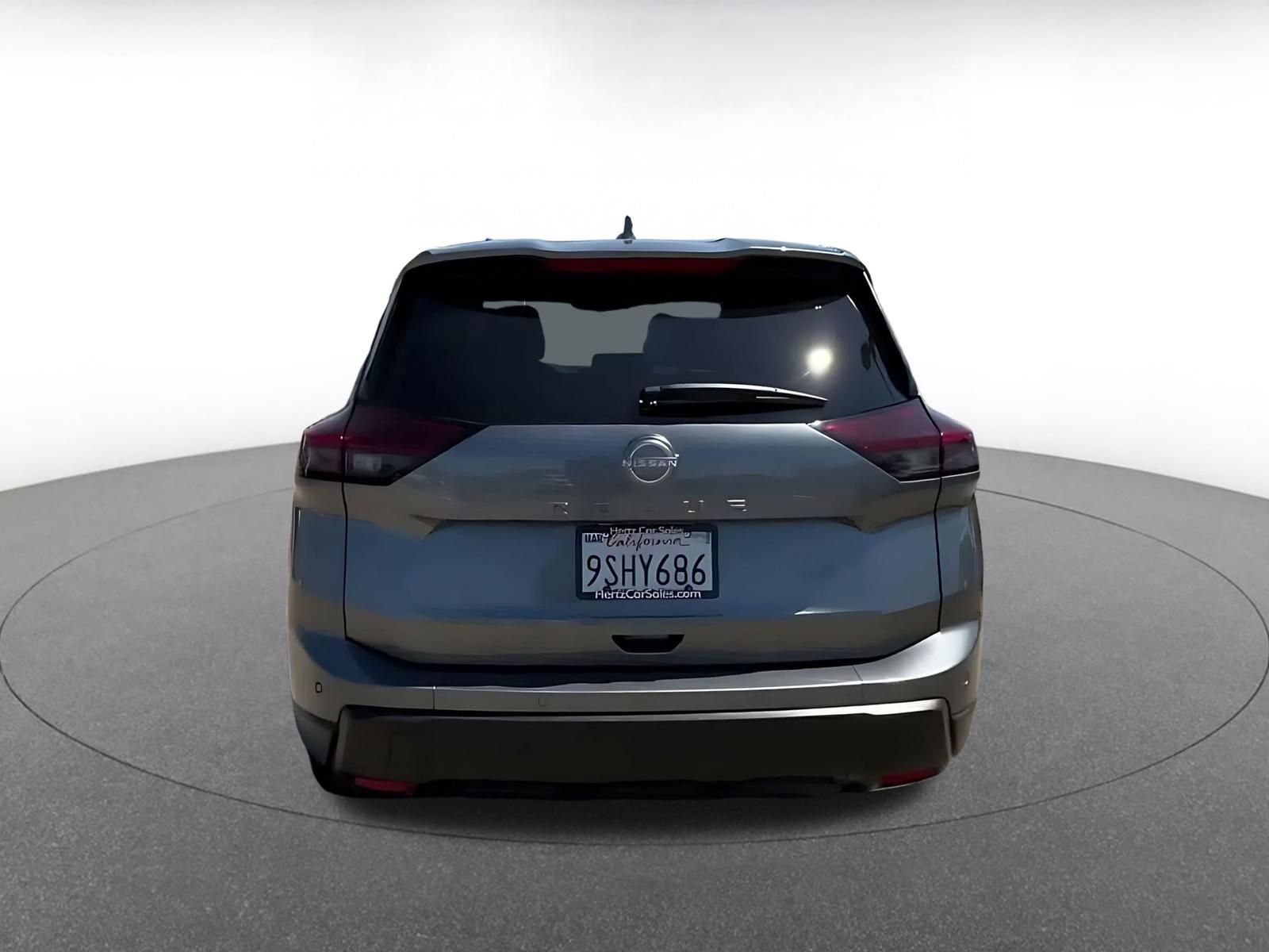 Used 2025 Nissan Rogue SV FWD image 12