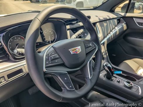 Certified 2024 Cadillac XT5 Luxury w/ LPO, Floor Liner Package AWD/4WD image 16