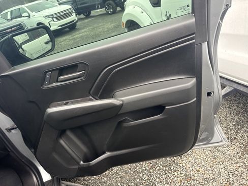 Used 2023 Chevrolet Colorado Trail Boss w/ Technology Package image 12