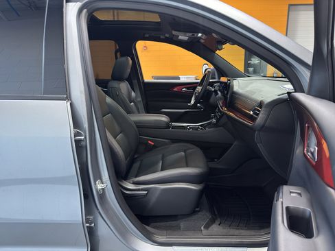 Used 2025 Chevrolet Traverse Z71 AWD/4WD image 21