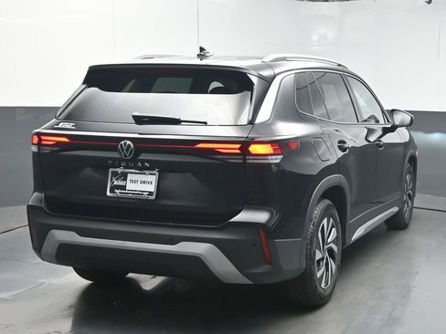 New 2026 Volkswagen Tiguan S FWD image 7