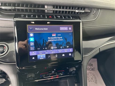 Used 2023 Jeep Grand Cherokee Altitude image 30