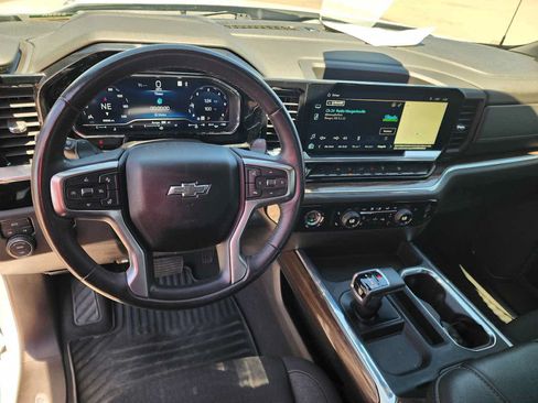 Used 2023 Chevrolet Silverado 1500 RST AWD/4WD image 2