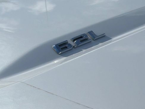 Used 2024 Chevrolet Silverado 1500 High Country w/ High Country Premium Package AWD/4WD image 5