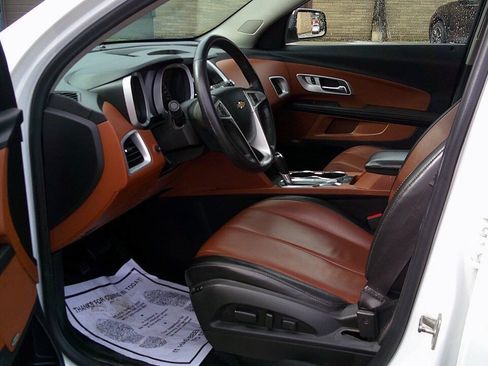Used 2017 Chevrolet Equinox Premier w/ Enhanced Convenience Package AWD/4WD image 19