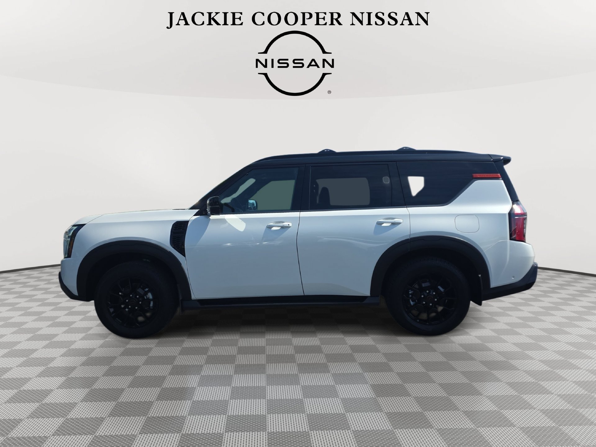 Used 2025 Nissan Armada PRO-4X AWD/4WD image 8