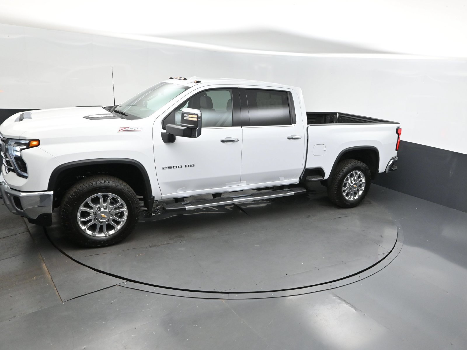 Used 2025 Chevrolet Silverado 2500 LTZ w/ LTZ Convenience Package AWD/4WD image 35