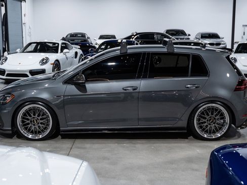 Used 2019 Volkswagen Golf R 4-Door image 3