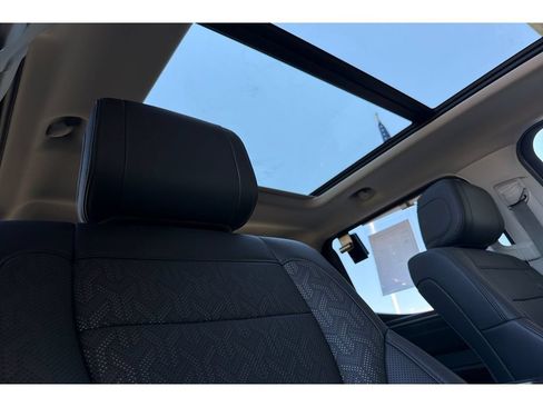 Used 2023 Toyota Tundra Limited AWD/4WD image 17