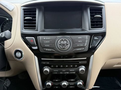 Used 2017 Nissan Pathfinder SV AWD/4WD image 27