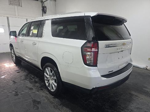 Used 2024 Chevrolet Suburban High Country AWD/4WD image 7