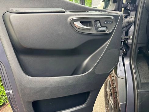 Used 2022 Mercedes-Benz Sprinter 2500 image 49