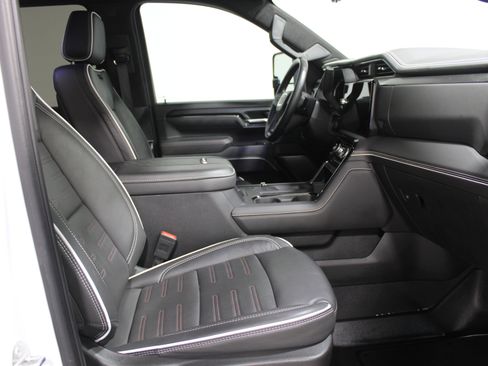 Used 2024 GMC Sierra 2500 AT4X image 24