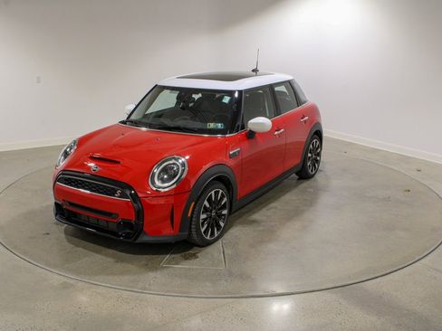 Used 2023 MINI Cooper S image 1