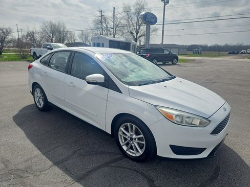 Used 2016 Ford Focus SE image 4
