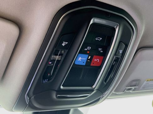 Used 2022 Jeep Grand Cherokee L Laredo w/ Luxury Tech Group I RWD image 20