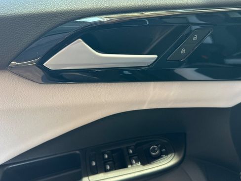 New 2026 Volkswagen Taos S FWD image 9