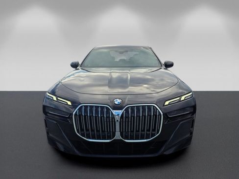 Certified 2023 BMW 740i w/ Parking Assistance Package RWD image 2