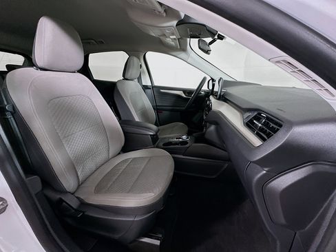 Used 2022 Ford Escape SE w/ SE Sport Appearance Package image 30