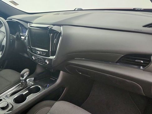 Certified 2023 Chevrolet Traverse LT FWD image 30