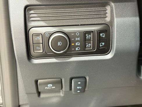 New 2026 Ford F250 Platinum w/ Tremor Off-Road Package image 32