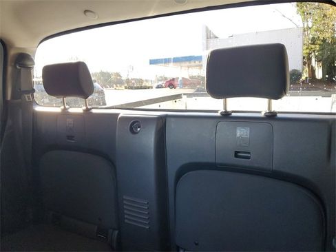 Used 2022 Nissan Frontier S image 11