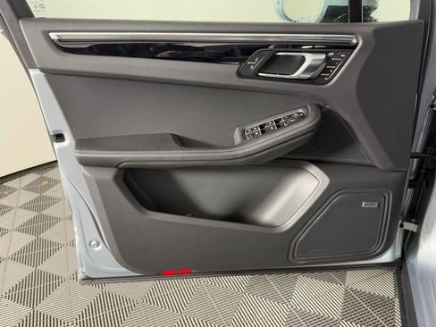 New 2026 Porsche Macan image 25