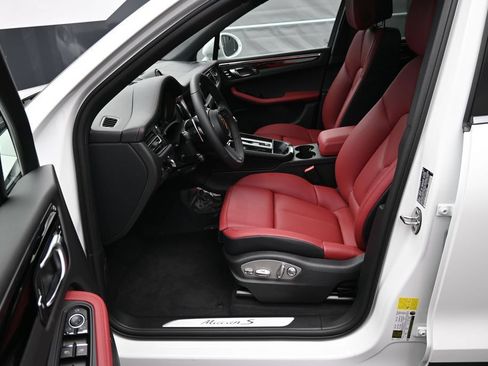 New 2026 Porsche Macan S AWD/4WD image 5