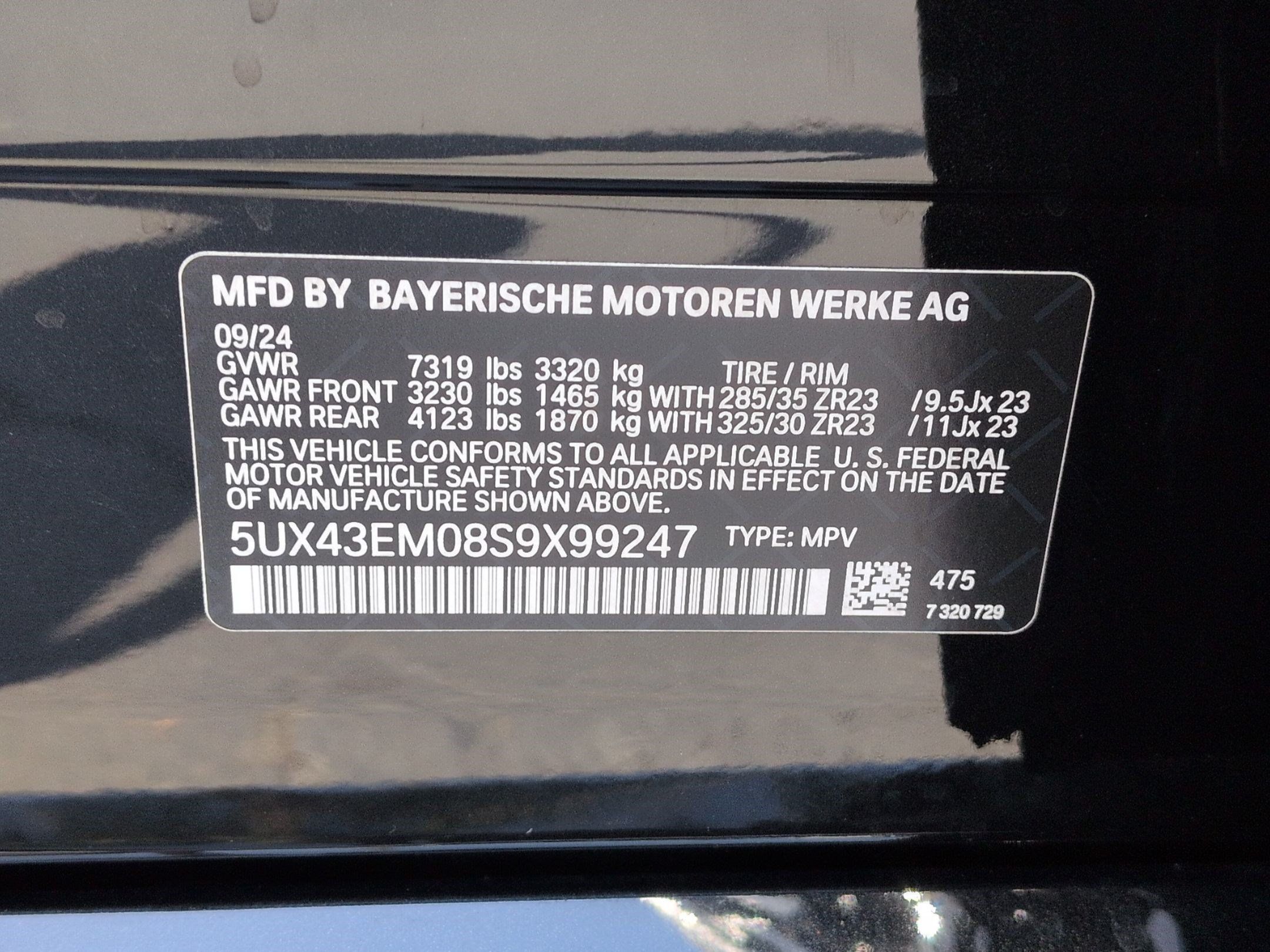 Used 2025 BMW ALPINA XB7 AWD/4WD image 36